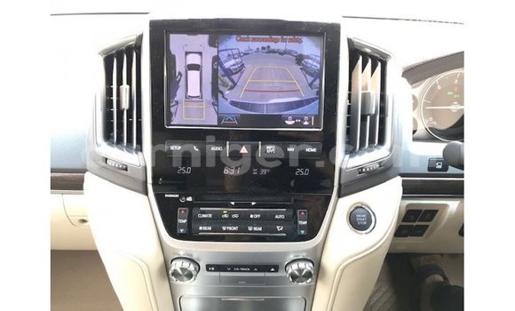 اشتري Imported Toyota Land Cruiser White شاحنة في Import - Dubai في أغاديز اشتري Imported Toyota Land Cruiser White شاحنة في Import - Dubai في أغاديز