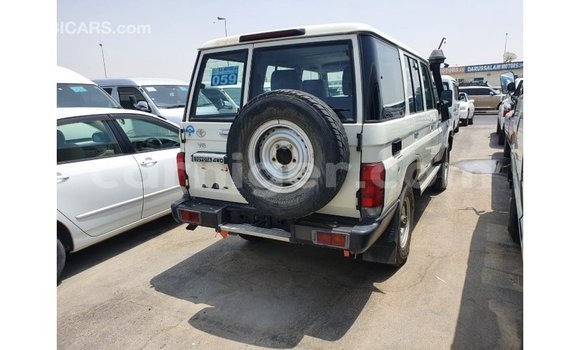 اشتري Imported Toyota Land Cruiser White شاحنة في Import - Dubai في أغاديز اشتري Imported Toyota Land Cruiser White شاحنة في Import - Dubai في أغاديز