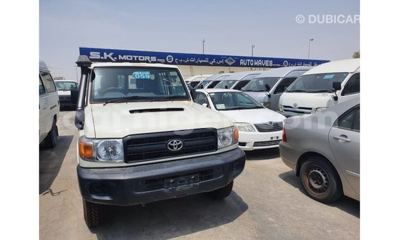 اشتري Imported Toyota Land Cruiser White شاحنة في Import - Dubai في أغاديز اشتري Imported Toyota Land Cruiser White شاحنة في Import - Dubai في أغاديز