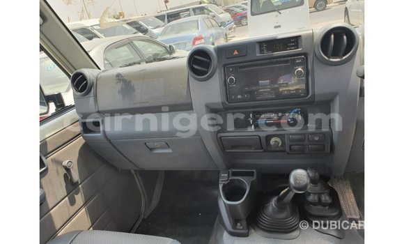 اشتري Imported Toyota Land Cruiser White شاحنة في Import - Dubai في أغاديز اشتري Imported Toyota Land Cruiser White شاحنة في Import - Dubai في أغاديز