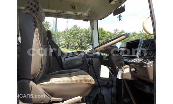 Buy Import Toyota Coaster White Car in Import - Dubai in Agadez Buy Import Toyota Coaster White Car in Import - Dubai in Agadez