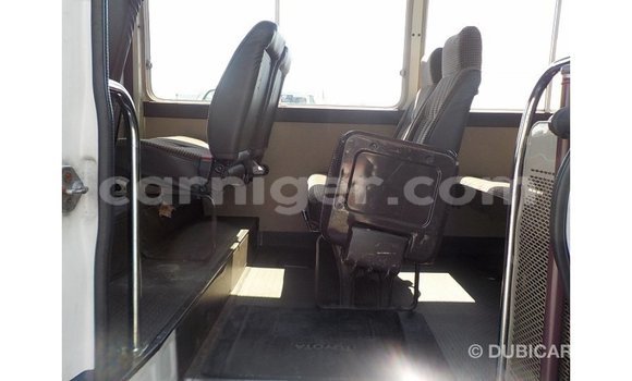Buy Import Toyota Coaster White Car in Import - Dubai in Agadez Buy Import Toyota Coaster White Car in Import - Dubai in Agadez