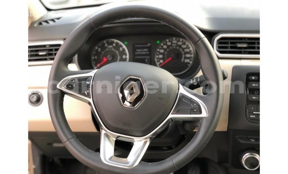 Sayi Imported Renault Duster Beige Mota in Import - Dubai a Agadez Sayi Imported Renault Duster Beige Mota in Import - Dubai a Agadez