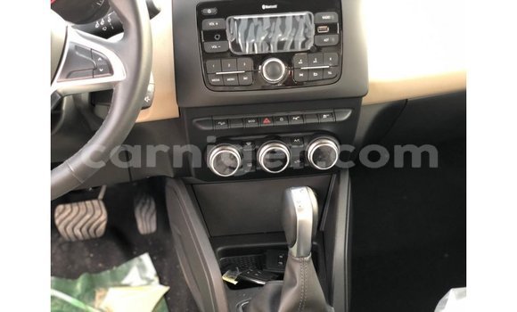 Sayi Imported Renault Duster Beige Mota in Import - Dubai a Agadez Sayi Imported Renault Duster Beige Mota in Import - Dubai a Agadez