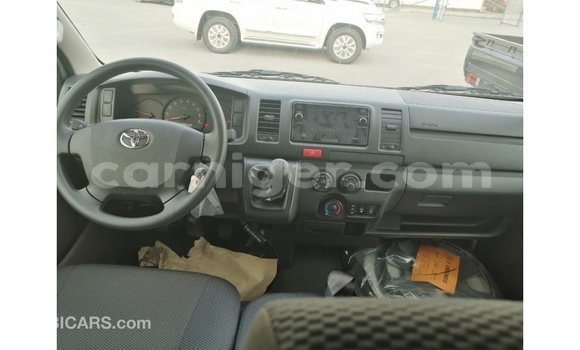 Sayi Imported Toyota DA White Babbar mota in Import - Dubai a Agadez Sayi Imported Toyota DA White Babbar mota in Import - Dubai a Agadez