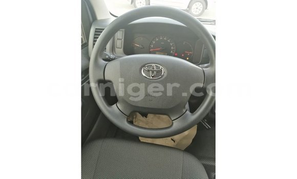Sayi Imported Toyota DA White Babbar mota in Import - Dubai a Agadez Sayi Imported Toyota DA White Babbar mota in Import - Dubai a Agadez
