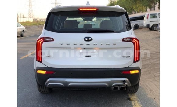 Sayi Imported Kia Carens White Mota in Import - Dubai a Agadez Sayi Imported Kia Carens White Mota in Import - Dubai a Agadez