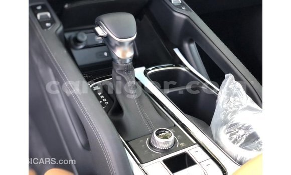 Sayi Imported Kia Carens White Mota in Import - Dubai a Agadez Sayi Imported Kia Carens White Mota in Import - Dubai a Agadez