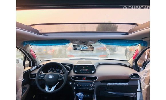 Sayi Imported Hyundai Santa Fe White Mota in Import - Dubai a Agadez Sayi Imported Hyundai Santa Fe White Mota in Import - Dubai a Agadez