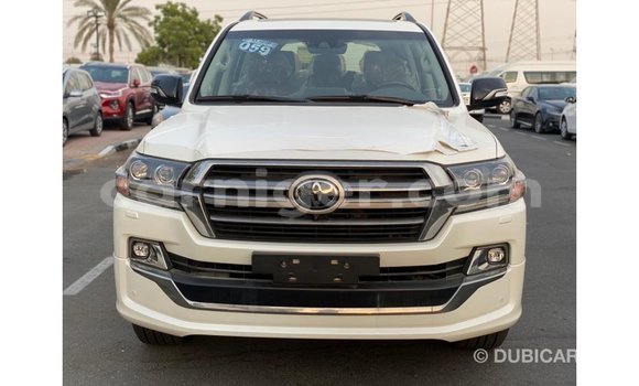 اشتري Imported Toyota Land Cruiser White شاحنة في Import - Dubai في أغاديز اشتري Imported Toyota Land Cruiser White شاحنة في Import - Dubai في أغاديز