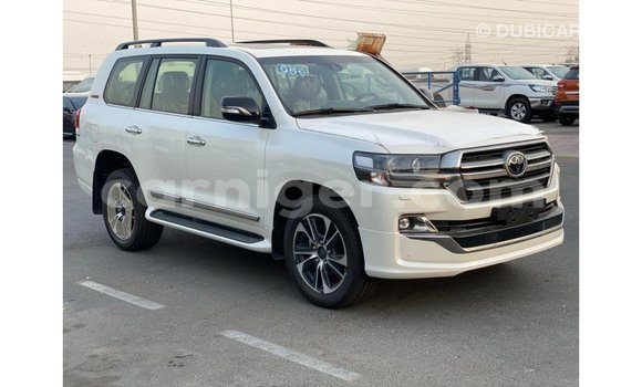 اشتري Imported Toyota Land Cruiser White شاحنة في Import - Dubai في أغاديز اشتري Imported Toyota Land Cruiser White شاحنة في Import - Dubai في أغاديز