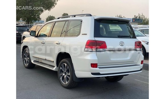 اشتري Imported Toyota Land Cruiser White شاحنة في Import - Dubai في أغاديز اشتري Imported Toyota Land Cruiser White شاحنة في Import - Dubai في أغاديز