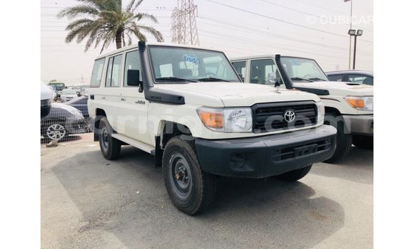 اشتري Imported Toyota Land Cruiser White شاحنة في Import - Dubai في أغاديز اشتري Imported Toyota Land Cruiser White شاحنة في Import - Dubai في أغاديز