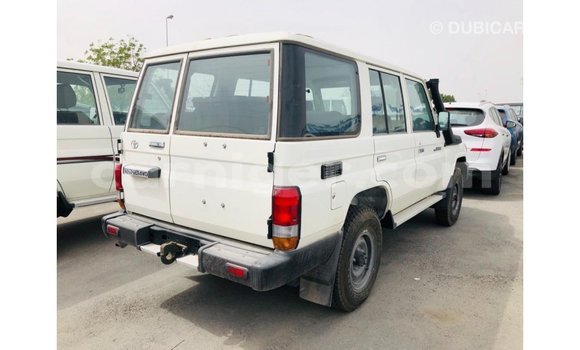 اشتري Imported Toyota Land Cruiser White شاحنة في Import - Dubai في أغاديز اشتري Imported Toyota Land Cruiser White شاحنة في Import - Dubai في أغاديز