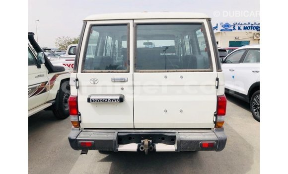 اشتري Imported Toyota Land Cruiser White شاحنة في Import - Dubai في أغاديز اشتري Imported Toyota Land Cruiser White شاحنة في Import - Dubai في أغاديز