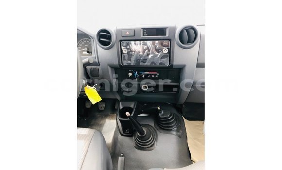 اشتري Imported Toyota Land Cruiser White شاحنة في Import - Dubai في أغاديز اشتري Imported Toyota Land Cruiser White شاحنة في Import - Dubai في أغاديز