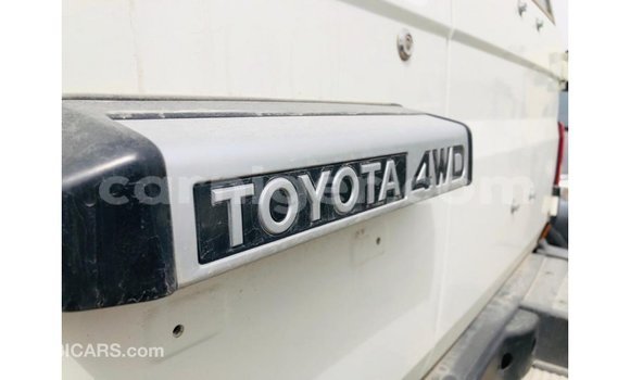 اشتري Imported Toyota Land Cruiser White شاحنة في Import - Dubai في أغاديز اشتري Imported Toyota Land Cruiser White شاحنة في Import - Dubai في أغاديز