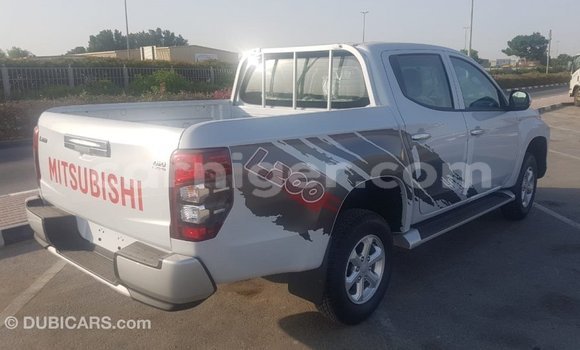 Buy Import Mitsubishi L200 White Car in Import - Dubai in Agadez Buy Import Mitsubishi L200 White Car in Import - Dubai in Agadez
