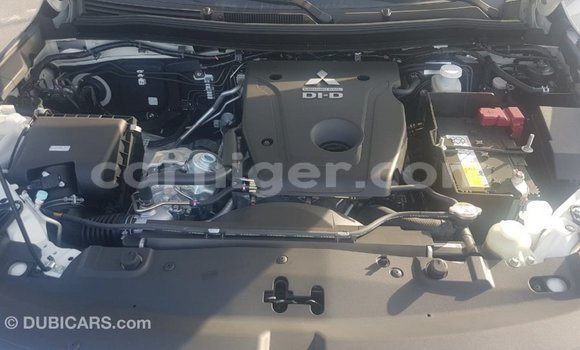 Buy Import Mitsubishi L200 White Car in Import - Dubai in Agadez Buy Import Mitsubishi L200 White Car in Import - Dubai in Agadez