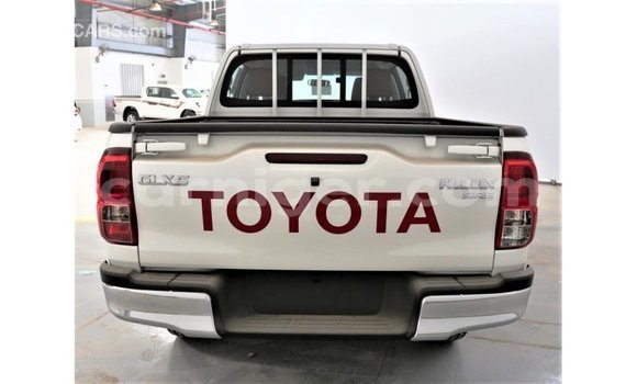 Buy Import Toyota Hilux White Car in Import - Dubai in Agadez Buy Import Toyota Hilux White Car in Import - Dubai in Agadez