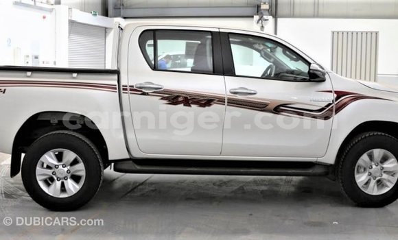 Buy Import Toyota Hilux White Car in Import - Dubai in Agadez Buy Import Toyota Hilux White Car in Import - Dubai in Agadez