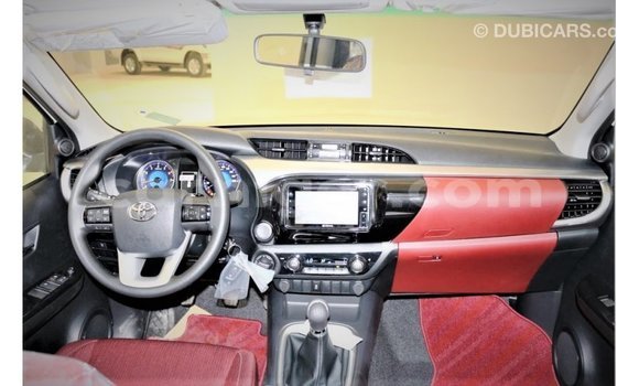 Buy Import Toyota Hilux White Car in Import - Dubai in Agadez Buy Import Toyota Hilux White Car in Import - Dubai in Agadez