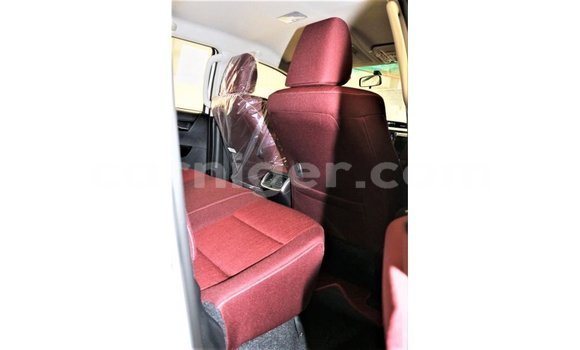 Buy Import Toyota Hilux White Car in Import - Dubai in Agadez Buy Import Toyota Hilux White Car in Import - Dubai in Agadez