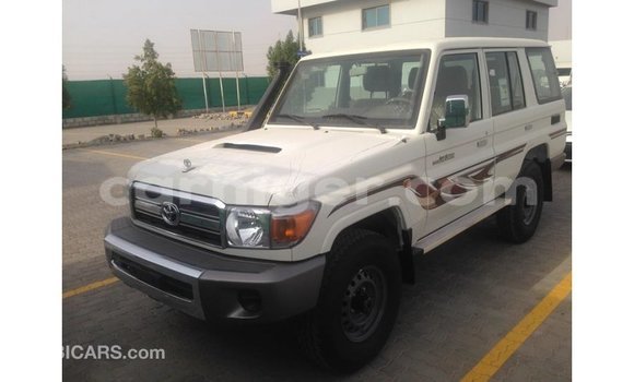 اشتري Imported Toyota Land Cruiser White شاحنة في Import - Dubai في أغاديز اشتري Imported Toyota Land Cruiser White شاحنة في Import - Dubai في أغاديز