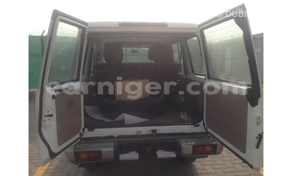 اشتري Imported Toyota Land Cruiser White شاحنة في Import - Dubai في أغاديز اشتري Imported Toyota Land Cruiser White شاحنة في Import - Dubai في أغاديز