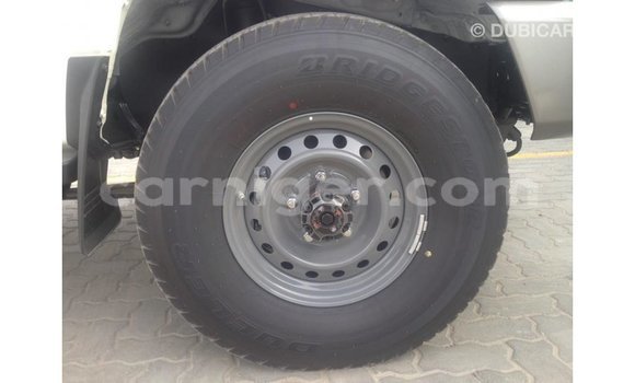 اشتري Imported Toyota Land Cruiser White شاحنة في Import - Dubai في أغاديز اشتري Imported Toyota Land Cruiser White شاحنة في Import - Dubai في أغاديز
