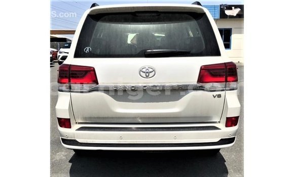 اشتري Imported Toyota Land Cruiser White شاحنة في Import - Dubai في أغاديز اشتري Imported Toyota Land Cruiser White شاحنة في Import - Dubai في أغاديز
