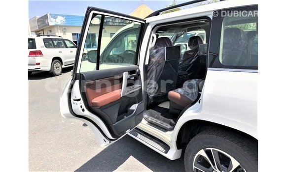 اشتري Imported Toyota Land Cruiser White شاحنة في Import - Dubai في أغاديز اشتري Imported Toyota Land Cruiser White شاحنة في Import - Dubai في أغاديز