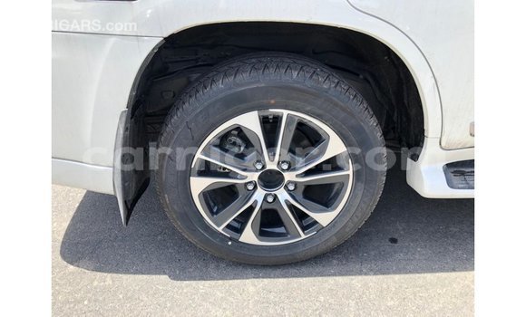 اشتري Imported Toyota Land Cruiser White شاحنة في Import - Dubai في أغاديز اشتري Imported Toyota Land Cruiser White شاحنة في Import - Dubai في أغاديز