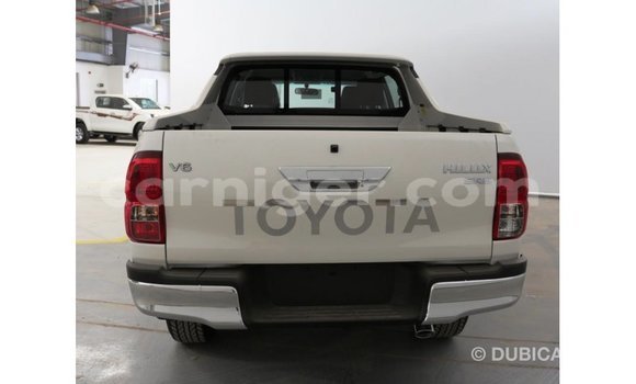 Acheter Import Voiture Toyota Hilux Blanc à Import - Dubai, Agadez Acheter Import Voiture Toyota Hilux Blanc à Import - Dubai, Agadez