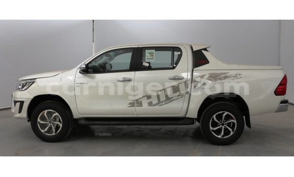 Acheter Import Voiture Toyota Hilux Blanc à Import - Dubai, Agadez Acheter Import Voiture Toyota Hilux Blanc à Import - Dubai, Agadez