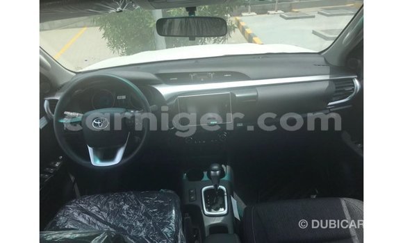 Acheter Import Voiture Toyota Hilux Blanc à Import - Dubai, Agadez Acheter Import Voiture Toyota Hilux Blanc à Import - Dubai, Agadez