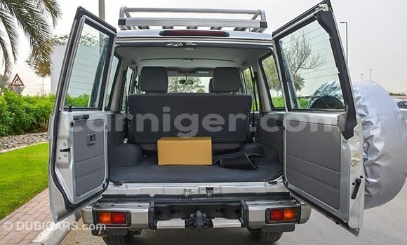 اشتري Imported Toyota Land Cruiser Other شاحنة في Import - Dubai في أغاديز اشتري Imported Toyota Land Cruiser Other شاحنة في Import - Dubai في أغاديز