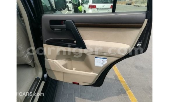 اشتري Imported Toyota Land Cruiser Black شاحنة في Import - Dubai في أغاديز اشتري Imported Toyota Land Cruiser Black شاحنة في Import - Dubai في أغاديز