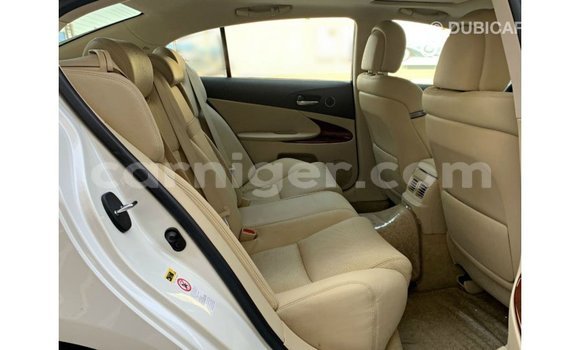 Sayi Imported Lexus GS White Mota in Import - Dubai a Agadez Sayi Imported Lexus GS White Mota in Import - Dubai a Agadez