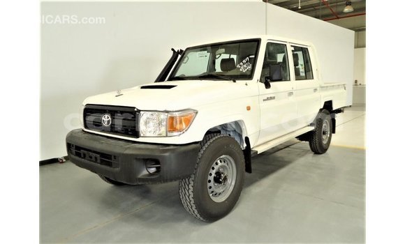 اشتري Imported Toyota Land Cruiser White شاحنة في Import - Dubai في أغاديز اشتري Imported Toyota Land Cruiser White شاحنة في Import - Dubai في أغاديز