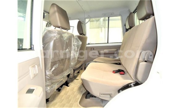 اشتري Imported Toyota Land Cruiser White شاحنة في Import - Dubai في أغاديز اشتري Imported Toyota Land Cruiser White شاحنة في Import - Dubai في أغاديز