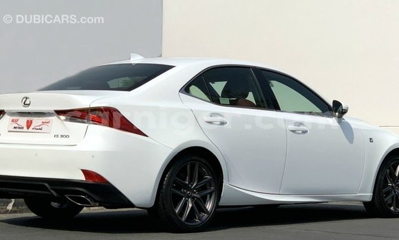 Sayi Imported Lexus IS White Mota in Import - Dubai a Agadez Sayi Imported Lexus IS White Mota in Import - Dubai a Agadez