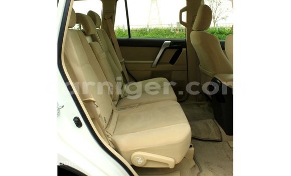 Sayi Imported Toyota Prado White Mota in Import - Dubai a Agadez Sayi Imported Toyota Prado White Mota in Import - Dubai a Agadez