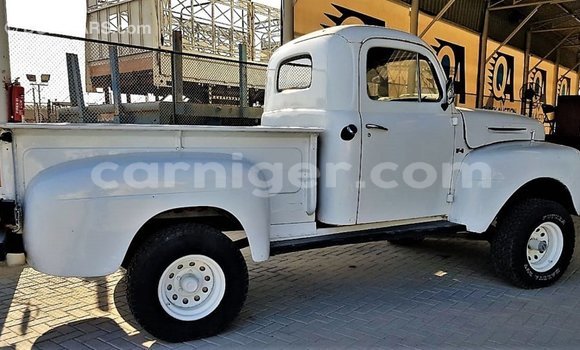 Sayi Imported Ford AEV AMBULANCE White Babbar mota in Import - Dubai a Agadez Sayi Imported Ford AEV AMBULANCE White Babbar mota in Import - Dubai a Agadez