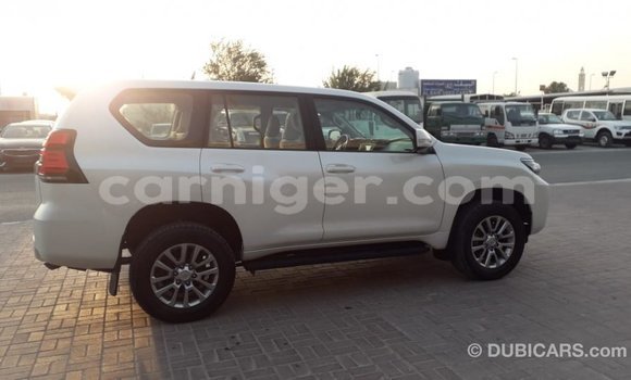 Sayi Imported Toyota Prado White Mota in Import - Dubai a Agadez Sayi Imported Toyota Prado White Mota in Import - Dubai a Agadez