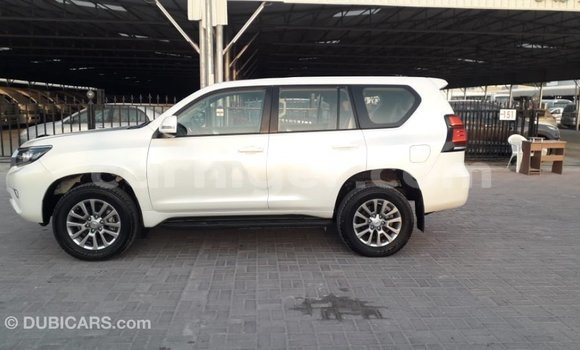Sayi Imported Toyota Prado White Mota in Import - Dubai a Agadez Sayi Imported Toyota Prado White Mota in Import - Dubai a Agadez