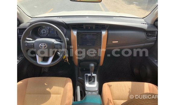 Sayi Imported Toyota Fortuner White Mota in Import - Dubai a Agadez Sayi Imported Toyota Fortuner White Mota in Import - Dubai a Agadez