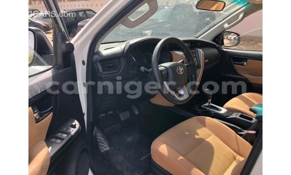 Sayi Imported Toyota Fortuner White Mota in Import - Dubai a Agadez Sayi Imported Toyota Fortuner White Mota in Import - Dubai a Agadez