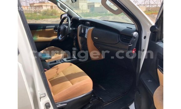 Sayi Imported Toyota Fortuner White Mota in Import - Dubai a Agadez Sayi Imported Toyota Fortuner White Mota in Import - Dubai a Agadez