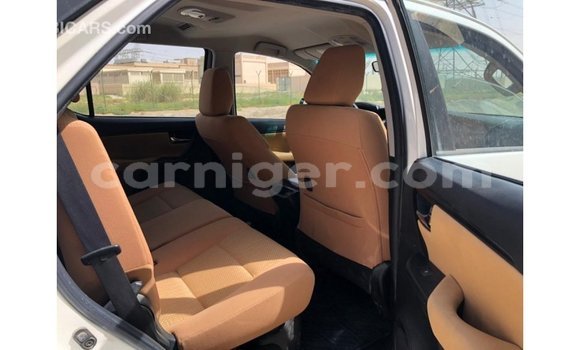 Sayi Imported Toyota Fortuner White Mota in Import - Dubai a Agadez Sayi Imported Toyota Fortuner White Mota in Import - Dubai a Agadez